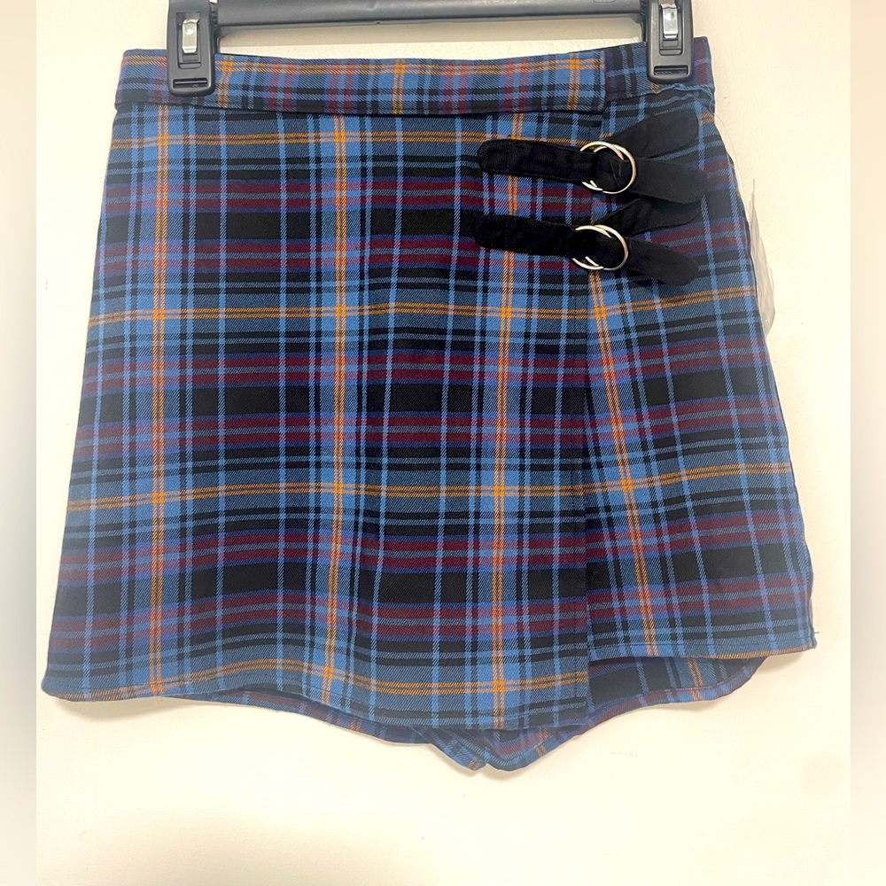 SO Junior Wrap Mini Skirt / Short, Plaid Skort, Scotland Style, Size 5